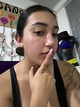 Hannahoff online show from March 7, 3:19 am