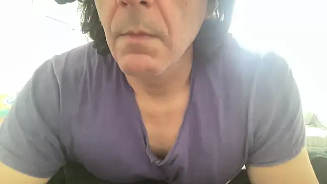 Snapshot of ALPHANDRE chatting on March 5, 9:05 am ALPHANDRE online show from March 5, 9:05 am