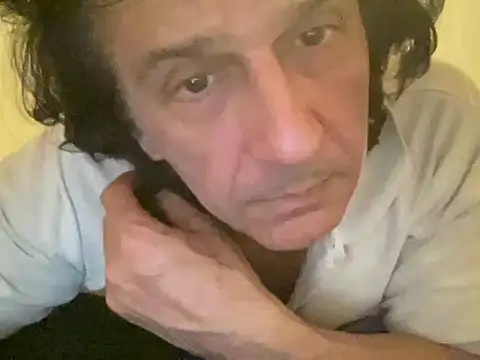 Snapshot of ALPHANDRE chatting on March 9, 5:39 pm ALPHANDRE online show from March 9, 5:39 pm