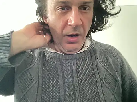 Snapshot of ALPHANDRE chatting on March 11, 6:00 am ALPHANDRE online show from March 11, 6:00 am