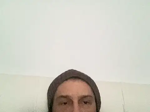 Snapshot of ALPHANDRE chatting on March 20, 4:29 am ALPHANDRE online show from March 20, 4:29 am