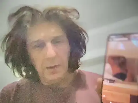 Snapshot of ALPHANDRE chatting on November 17, 8:25 pm ALPHANDRE online show from November 17, 8:25 pm