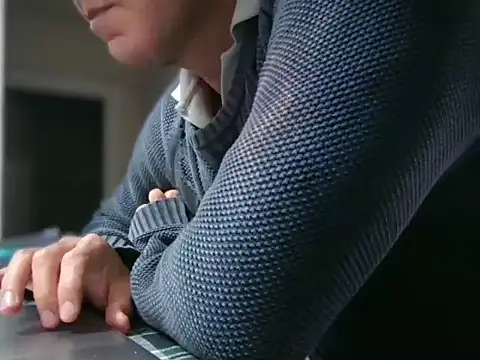 Snapshot of ALPHANDRE chatting on January 15, 9:14 am ALPHANDRE online show from January 15, 9:14 am