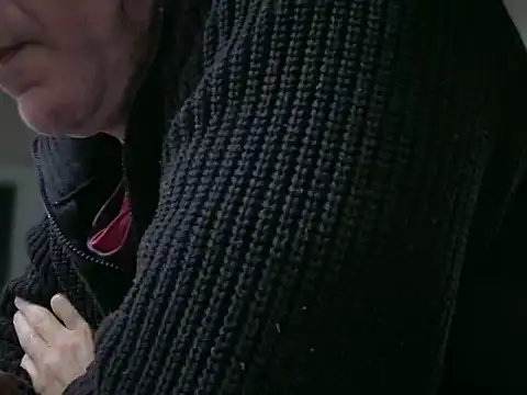 Snapshot of ALPHANDRE chatting on February 2, 8:57 am ALPHANDRE online show from February 2, 8:57 am