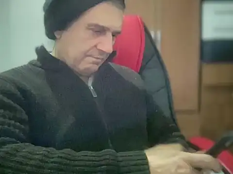 Snapshot of ALPHANDRE chatting on February 8, 6:33 pm ALPHANDRE online show from February 8, 6:33 pm