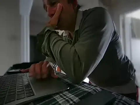 Snapshot of ALPHANDRE chatting on February 21, 8:04 am ALPHANDRE online show from February 21, 8:04 am