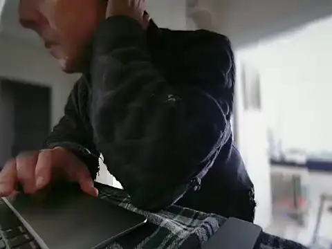 Snapshot of ALPHANDRE chatting on February 24, 10:13 am ALPHANDRE online show from February 24, 10:13 am