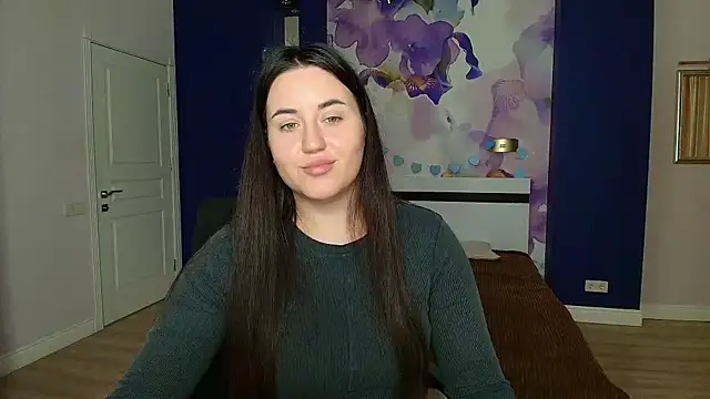 Snapshot of Roxie_Bradley chatting on December 11, 7:09 am Roxie Bradley online show from December 11, 7:09 am