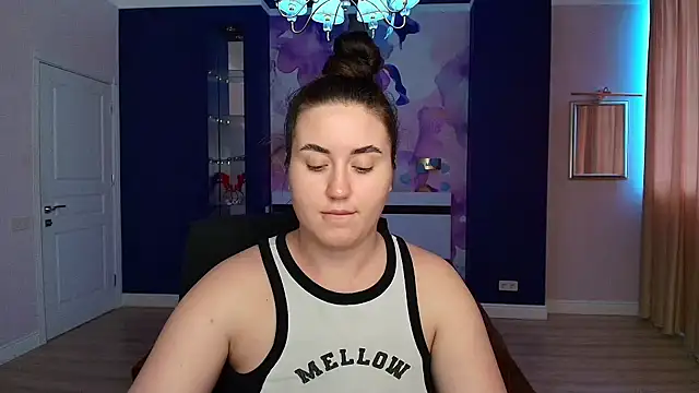 Snapshot of Roxie_Bradley chatting on January 10, 11:22 am Roxie Bradley online show from January 10, 11:22 am