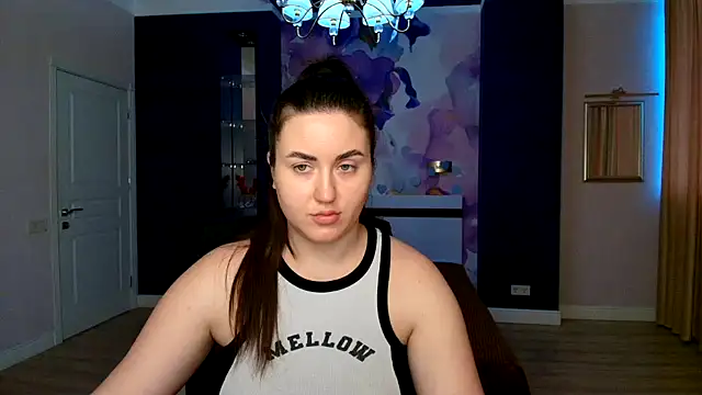 Snapshot of Roxie_Bradley chatting on January 22, 7:35 am Roxie Bradley online show from January 22, 7:35 am