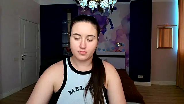 Snapshot of Roxie_Bradley chatting on February 4, 10:54 am Roxie Bradley online show from February 4, 10:54 am