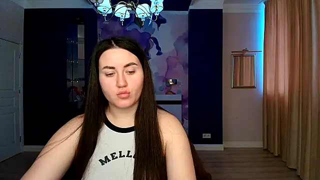 Snapshot of Roxie_Bradley chatting on February 7, 7:29 am Roxie Bradley online show from February 7, 7:29 am