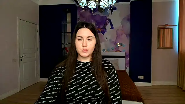 Snapshot of Roxie_Bradley chatting on February 11, 6:40 am Roxie Bradley online show from February 11, 6:40 am