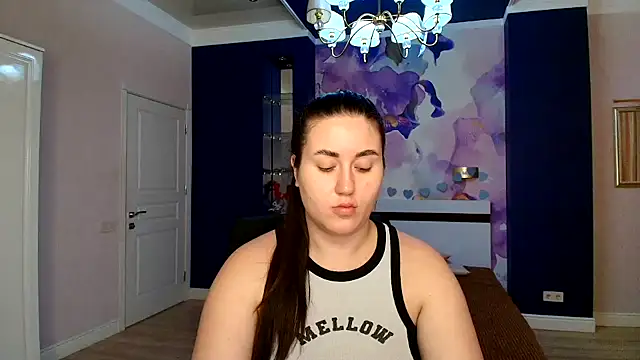 Snapshot of Roxie_Bradley chatting on February 14, 7:17 am Roxie Bradley online show from February 14, 7:17 am