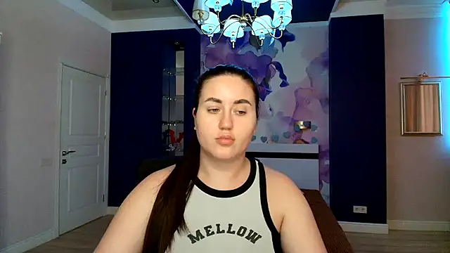 Snapshot of Roxie_Bradley chatting on February 14, 11:21 am Roxie Bradley online show from February 14, 11:21 am