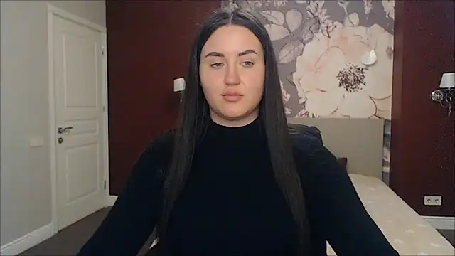 Snapshot of Roxie_Bradley chatting on February 20, 12:57 pm Roxie Bradley online show from February 20, 12:57 pm