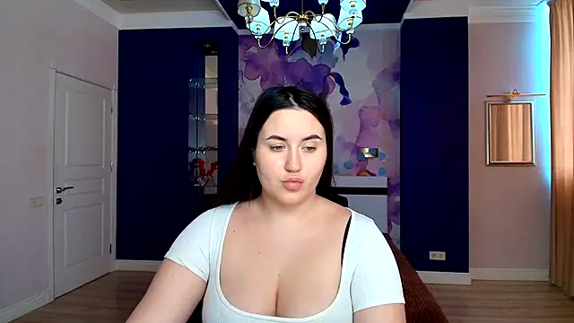 Snapshot of Roxie_Bradley chatting on March 4, 10:24 am Roxie Bradley online show from March 4, 10:24 am