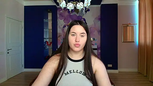 Snapshot of Roxie_Bradley chatting on March 7, 6:57 am Roxie Bradley online show from March 7, 6:57 am