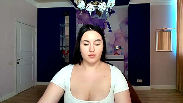 Snapshot of Roxie_Bradley chatting on March 8, 10:00 am Roxie Bradley online show from March 8, 10:00 am