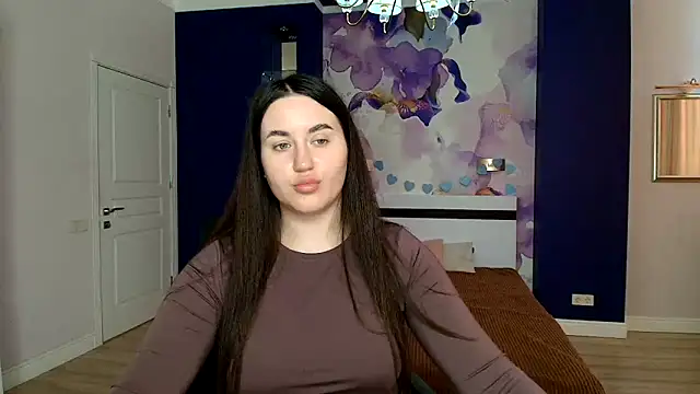 Snapshot of Roxie_Bradley chatting on March 11, 6:53 am Roxie Bradley online show from March 11, 6:53 am