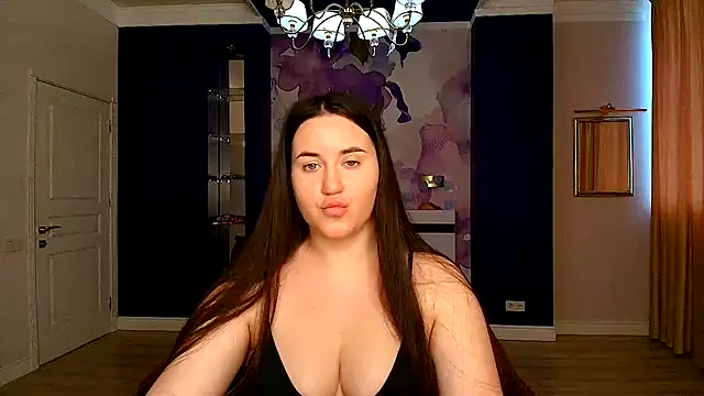 Snapshot of Roxie_Bradley chatting on March 17, 7:02 am Roxie Bradley online show from March 17, 7:02 am