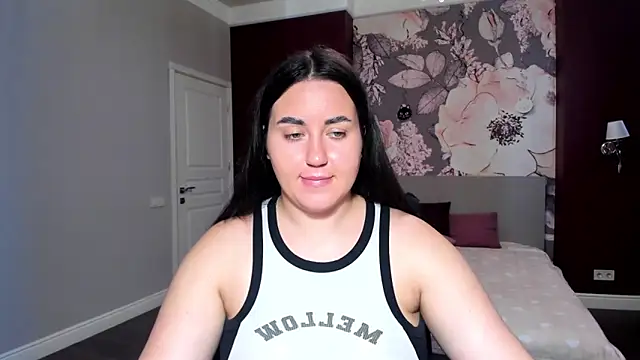 Snapshot of Roxie_Bradley chatting on September 9, 5:51 am Roxie Bradley online show from September 9, 5:51 am