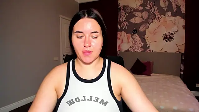 Snapshot of Roxie_Bradley chatting on September 12, 5:29 am Roxie Bradley online show from September 12, 5:29 am