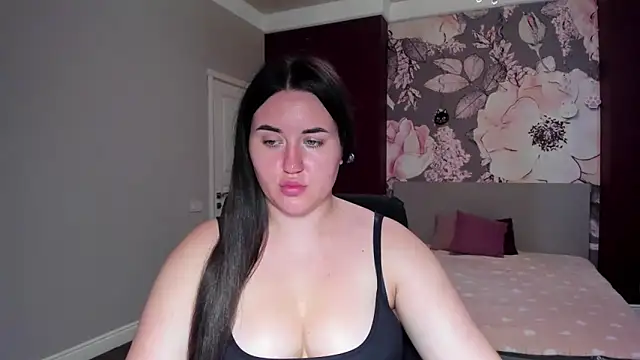 Snapshot of Roxie_Bradley chatting on September 15, 5:51 am Roxie Bradley online show from September 15, 5:51 am