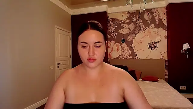 Snapshot of Roxie_Bradley chatting on September 24, 5:44 am Roxie Bradley online show from September 24, 5:44 am