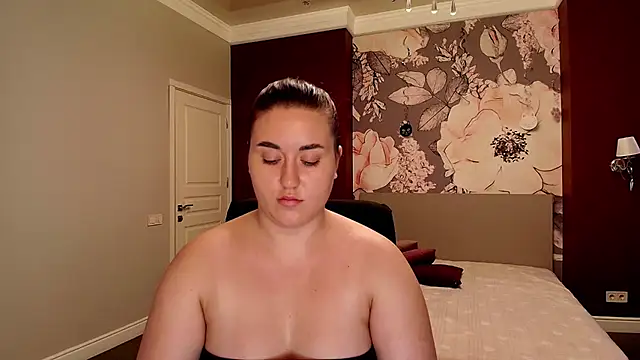 Snapshot of Roxie_Bradley chatting on October 3, 5:48 am Roxie Bradley online show from October 3, 5:48 am