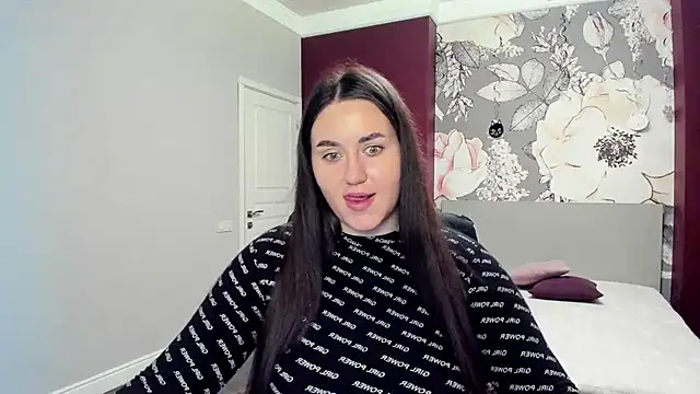 Snapshot of Roxie_Bradley chatting on October 10, 6:01 am Roxie Bradley online show from October 10, 6:01 am