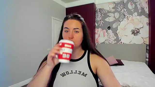 Snapshot of Roxie_Bradley chatting on October 20, 5:52 am Roxie Bradley online show from October 20, 5:52 am