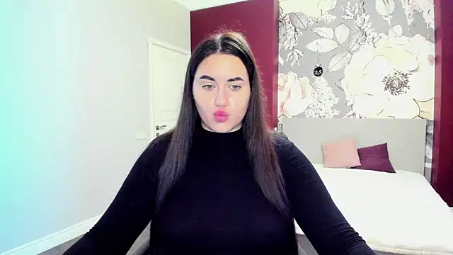 Snapshot of Roxie_Bradley chatting on October 21, 5:41 am Roxie Bradley online show from October 21, 5:41 am