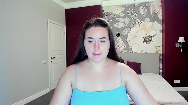 Snapshot of Roxie_Bradley chatting on October 28, 6:39 am Roxie Bradley online show from October 28, 6:39 am