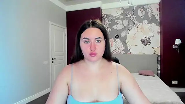 Snapshot of Roxie_Bradley chatting on November 13, 6:45 am Roxie Bradley online show from November 13, 6:45 am