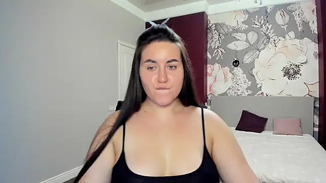 Snapshot of Roxie_Bradley chatting on November 20, 6:57 am Roxie Bradley online show from November 20, 6:57 am