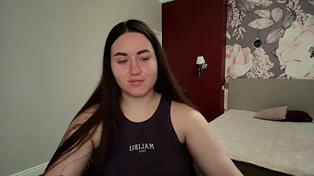 Roxie Bradley online show from March 20, 6:40 am