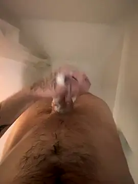 Snapshot of ThatTattooedGuy chatting on December 18, 4:40 am ThatTattooedGuy online show from December 18, 4:40 am