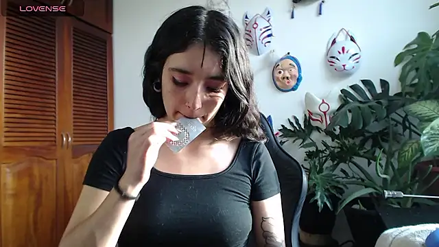 cat salo online show from December 1, 9:48 pm