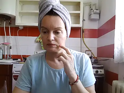 LoveNBloom online show from July 16, 3:40 pm