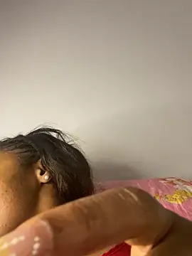 Snapshot of _yisela_ chatting on October 18, 2:14 am  yisela  online show from October 18, 2:14 am