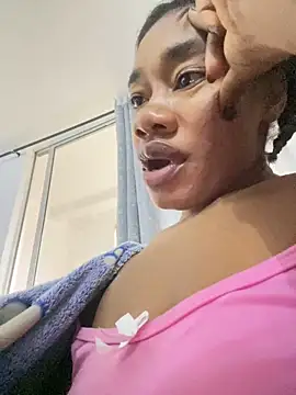 Snapshot of _yisela_ chatting on June 8, 10:32 pm yisela online show from June 8, 10:32 pm