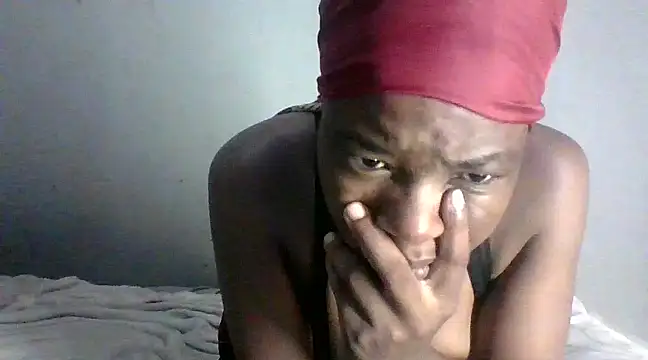 Snapshot of BeejayLoverxx chatting on February 5, 3:23 am BeejayLoverxx online show from February 5, 3:23 am