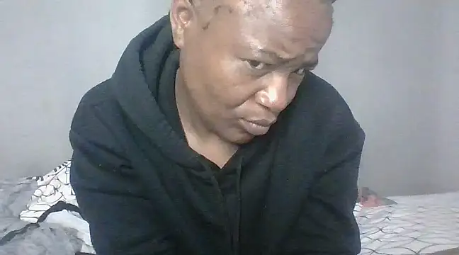 Snapshot of BeejayLoverxx chatting on March 3, 3:41 am BeejayLoverxx online show from March 3, 3:41 am