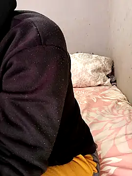 Snapshot of BeejayLoverxx chatting on October 21, 8:59 am BeejayLoverxx online show from October 21, 8:59 am