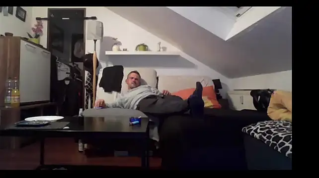 Cambitchboy online show from April 3, 8:18 pm