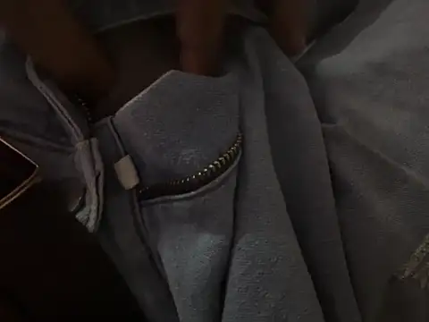 Snapshot of zeus_3241 chatting on December 14, 9:30 pm zeus 3241 online show from December 14, 9:30 pm