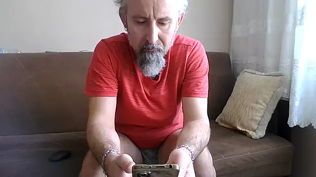 Snapshot of BuckWessle chatting on May 12, 10:34 am BuckWessle online show from May 12, 10:34 am