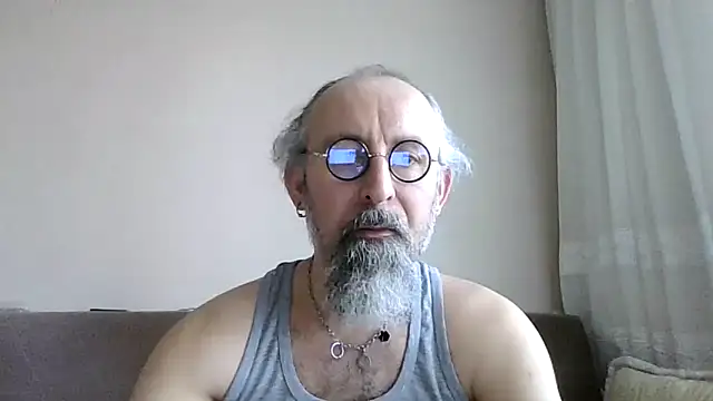 Snapshot of BuckWessle chatting on May 16, 11:09 am BuckWessle online show from May 16, 11:09 am