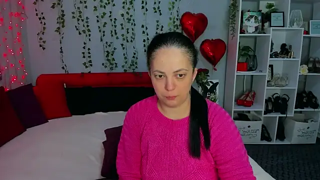 DarlingMilf online show from April 12, 6:57 pm